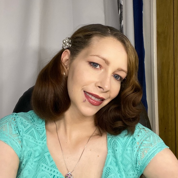 Meet your Posher, Terra - Picture 2 of 7